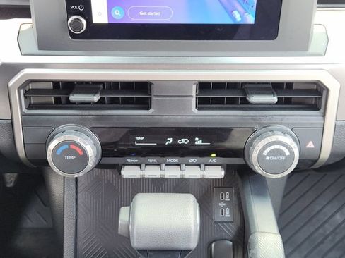 Used 2025 Toyota 4Runner SR5 AWD/4WD image 18