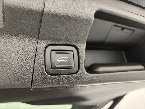 Used 2020 GMC Acadia Denali w/ Denali Ultimate Package AWD/4WD image 38