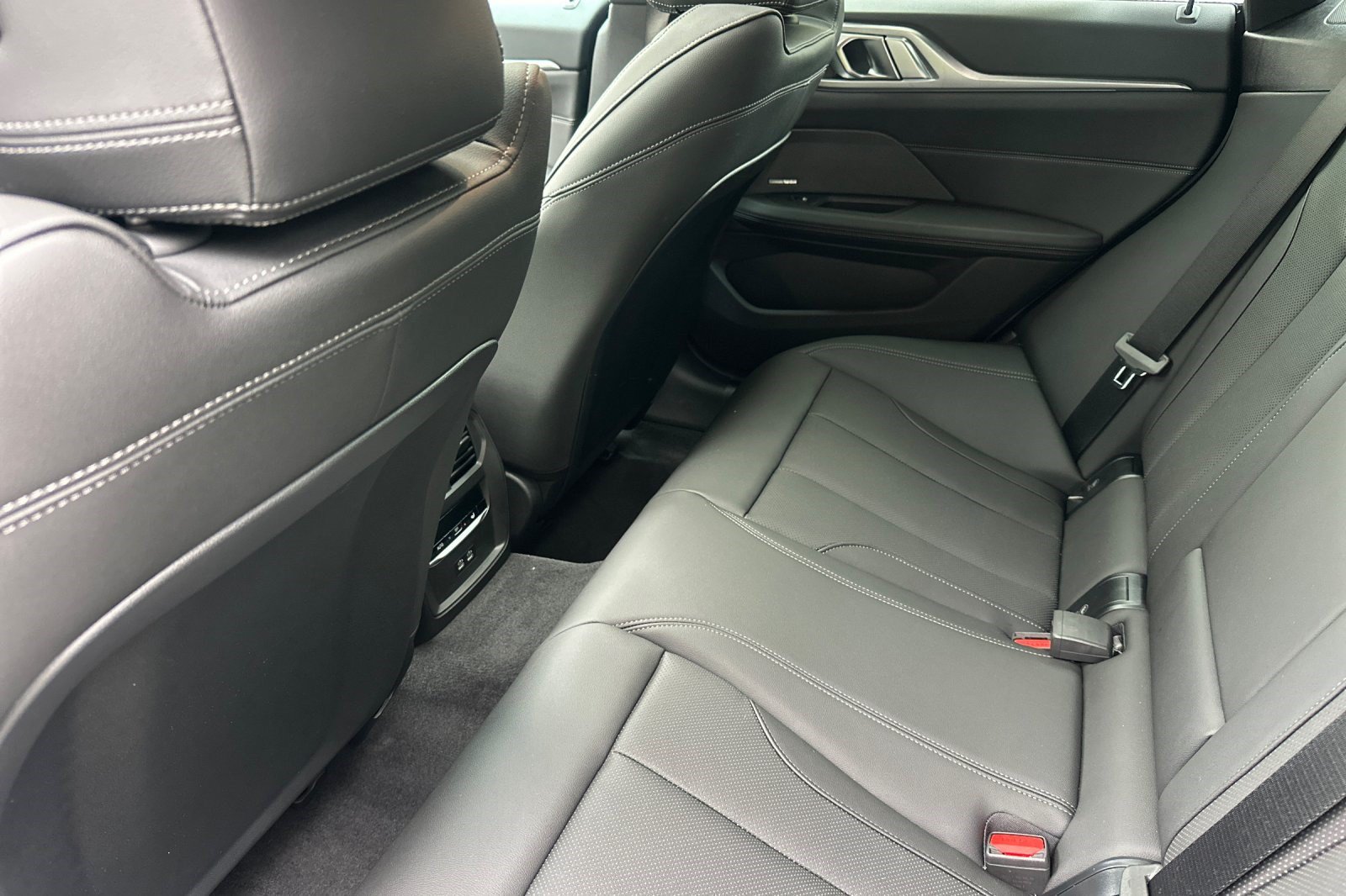 New 2026 BMW i4 eDrive40 w/ Parking Assistance Package RWD image 10