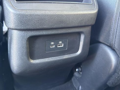 Used 2024 Nissan Pathfinder S image 9