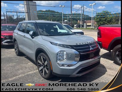 Used 2025 Mitsubishi Outlander SE