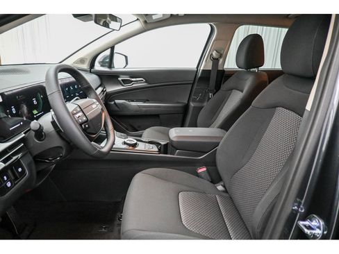 New 2026 Kia Sportage LX image 17