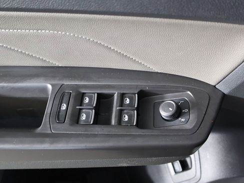 Used 2022 Volkswagen Atlas Cross Sport SEL R-Line image 39