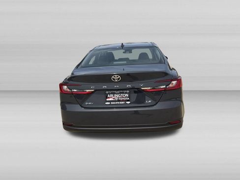 Used 2025 Toyota Camry LE FWD image 5