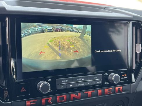 Certified 2025 Nissan Frontier Pro-X image 17