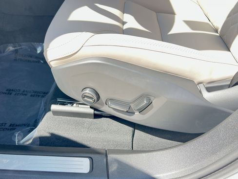 New 2026 Volvo XC60 B5 Plus w/ Protection Package Premier image 14