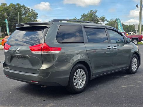 Used 2014 Toyota Sienna Limited image 5