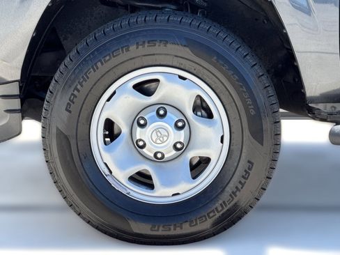 Certified 2023 Toyota Tacoma SR AWD/4WD image 11