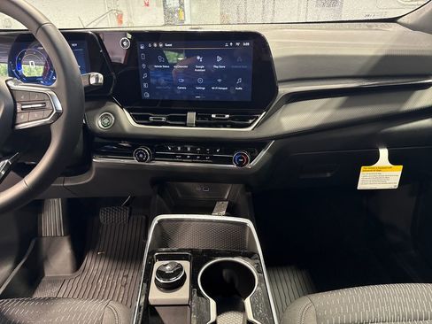 New 2026 Chevrolet Equinox LT w/ LPO, Floor Liner Package FWD image 12
