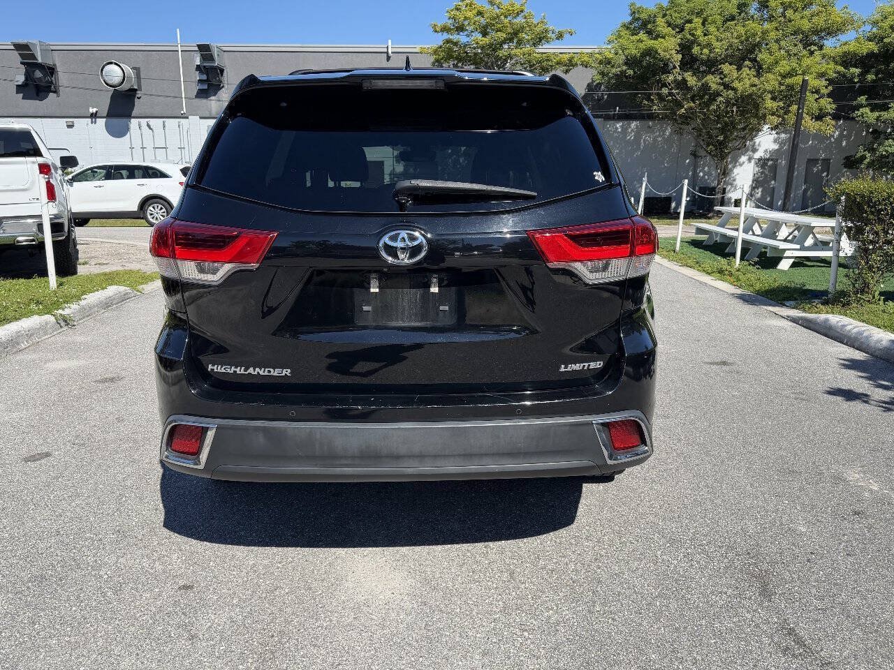 Used 2018 Toyota Highlander Limited FWD image 5