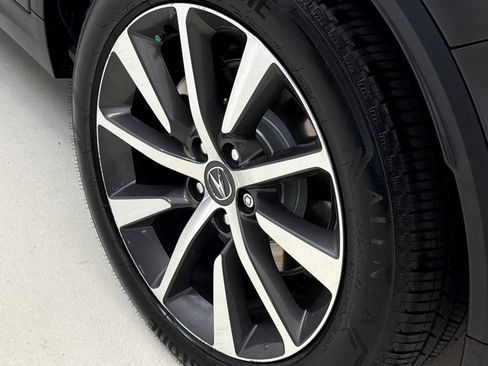Used 2025 Acura MDX w/ Technology Package FWD image 10