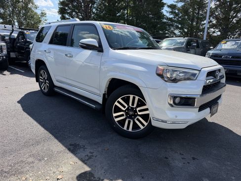 Used 2016 Toyota 4Runner Limited AWD/4WD image 2
