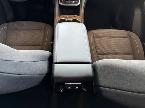 Used 2023 GMC Acadia SLE w/ Driver Convenience Package AWD/4WD image 17
