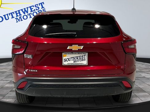Used 2025 Chevrolet Trax LS w/ LS Convenience Package FWD image 6