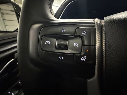 Used 2024 GMC Yukon XL Denali AWD/4WD image 18