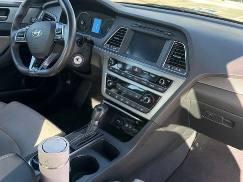 Used 2017 Hyundai Sonata Sport 2.0T image 4