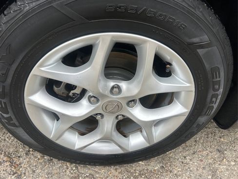 Used 2017 Chrysler Pacifica Touring Plus w/ Tire & Wheel Group image 16