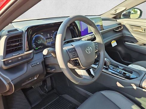 Used 2026 Toyota Crown Limited w/ Advanced Technology Package image 3