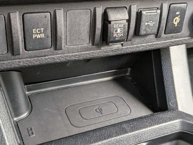 Used 2020 Toyota Tacoma TRD Off-Road AWD/4WD image 21