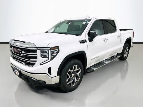 New 2026 GMC Sierra 1500 SLT image 3