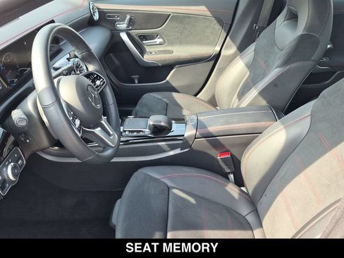 Used 2023 Mercedes-Benz CLA 250 4MATIC image 17
