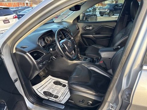 Used 2020 Jeep Cherokee Limited image 24