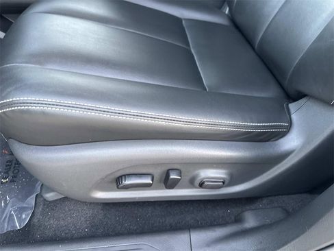 Used 2024 Nissan Murano SV w/ SV Midnight Edition Package image 16