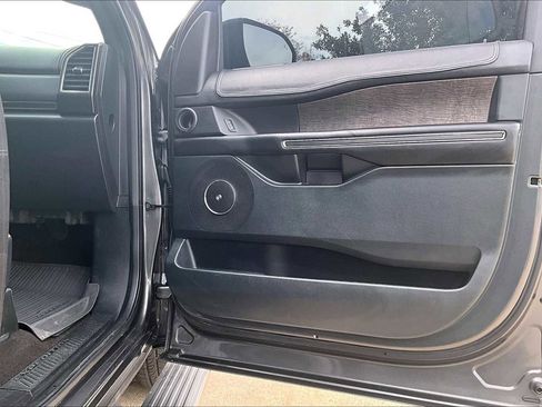 Used 2021 Ford Expedition Max Limited image 23
