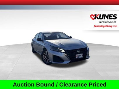 Used 2024 Nissan Altima 2.5 SV
