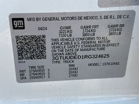 Used 2024 GMC Sierra 1500 SLT w/ SLT Premium Plus Package AWD/4WD image 55