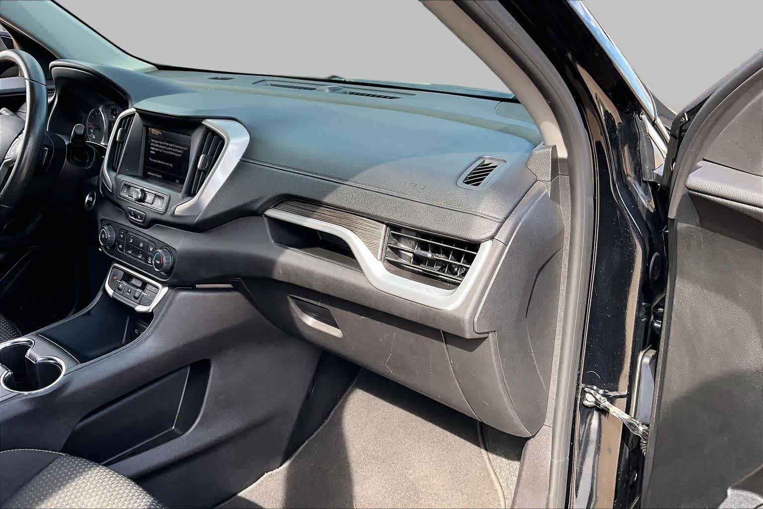 Used 2024 GMC Terrain SLE AWD/4WD image 17