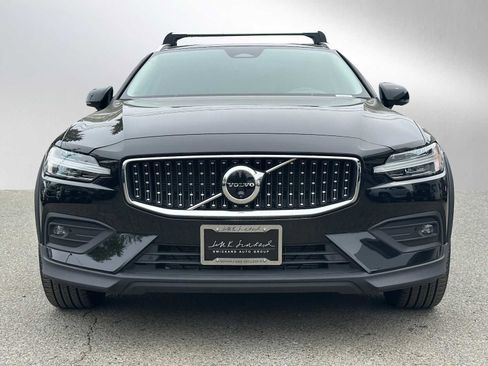 Used 2026 Volvo V60 B5 Cross Country Plus w/ Climate Package image 8