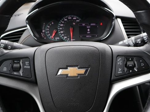 Used 2019 Chevrolet Trax LT w/ Driver Confidence Package FWD image 17