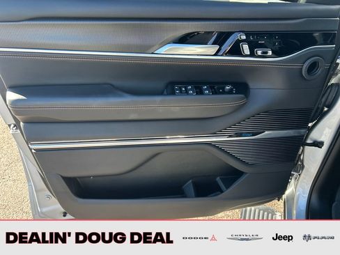 Used 2024 Jeep Grand Wagoneer Series III w/ Rear Seat Video Group 1 image 11