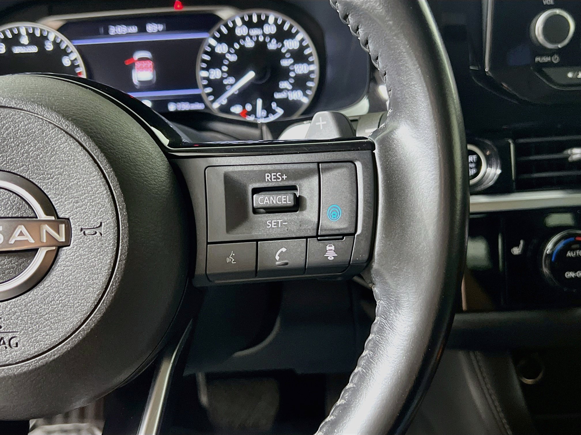 Used 2022 Nissan Pathfinder SV FWD image 20