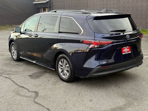 Used 2021 Toyota Sienna XLE w/ XLE Plus Package AWD/4WD image 35
