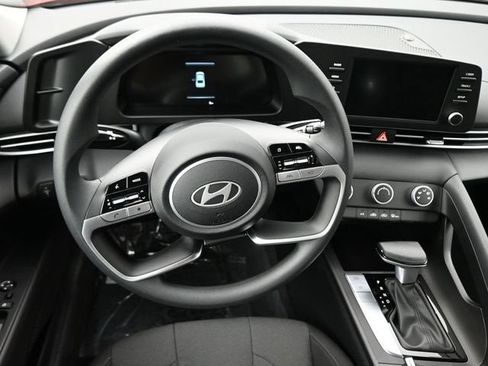 Used 2026 Hyundai Elantra SE FWD image 14