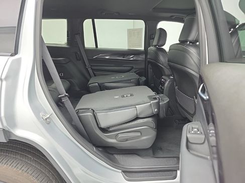 Used 2023 Jeep Grand Cherokee L Laredo AWD/4WD image 44