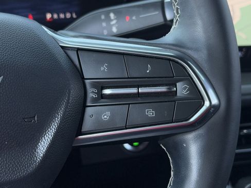 Used 2025 Chevrolet Traverse LT w/ Midnight/Sport Edition FWD image 17