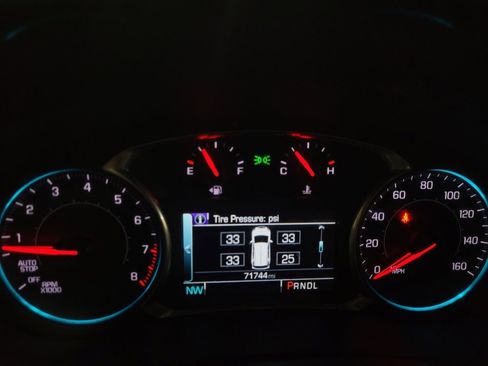 Used 2019 Chevrolet Traverse LT image 23