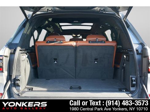 Used 2024 BMW X7 M60i w/ Executive Package image 32