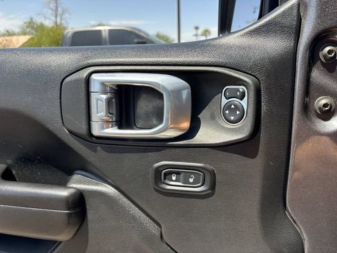 Used 2021 Jeep Gladiator Sport AWD/4WD image 21