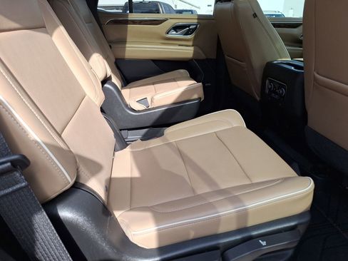 Used 2021 Chevrolet Tahoe Premier AWD/4WD image 31