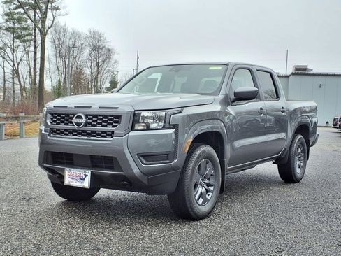 Used 2025 Nissan Frontier SV image 3