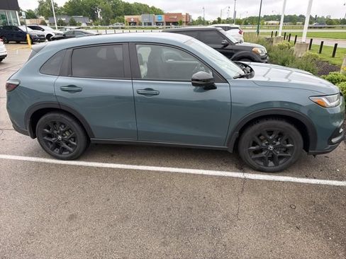Used 2024 Honda HR-V Sport image 3
