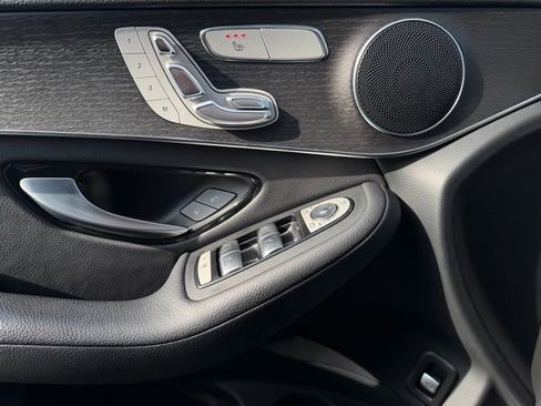 Used 2022 Mercedes-Benz GLC 300 4MATIC image 16