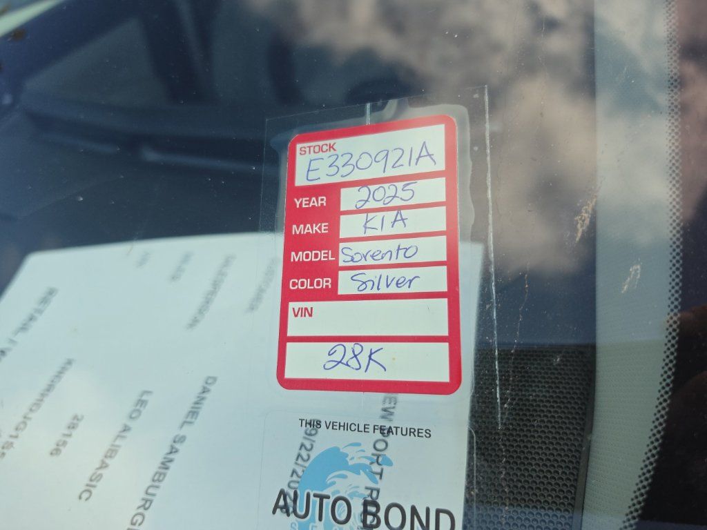 Certified 2025 Kia Sorento EX w/ EX Panoramic Sunroof Package AWD/4WD image 9