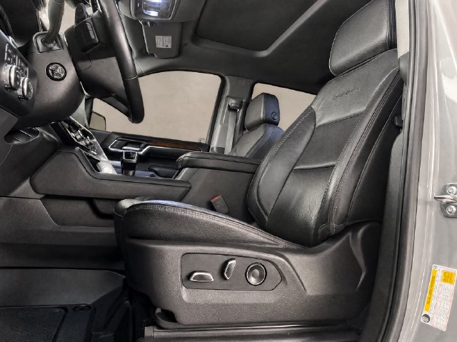Used 2025 GMC Sierra 1500 Denali AWD/4WD image 13