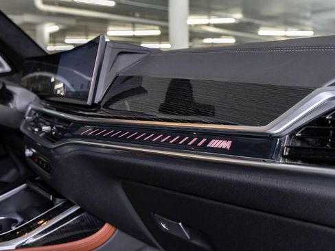 Certified 2025 BMW X7 M60i image 36