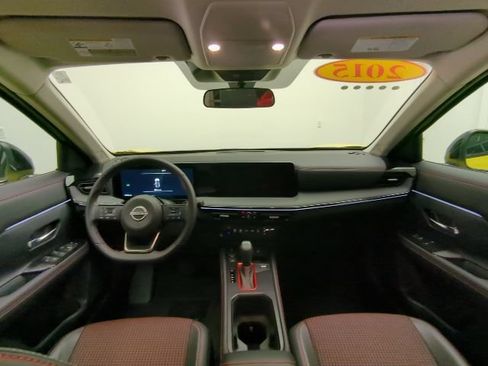 Used 2025 Nissan Kicks SR FWD image 18